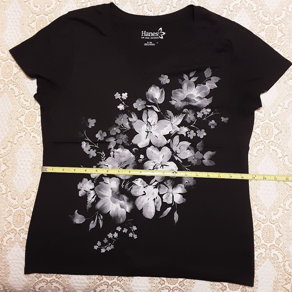 NWOT Black Hanes Floral Pattern T-Shirt Size L - Picture 4 of 7